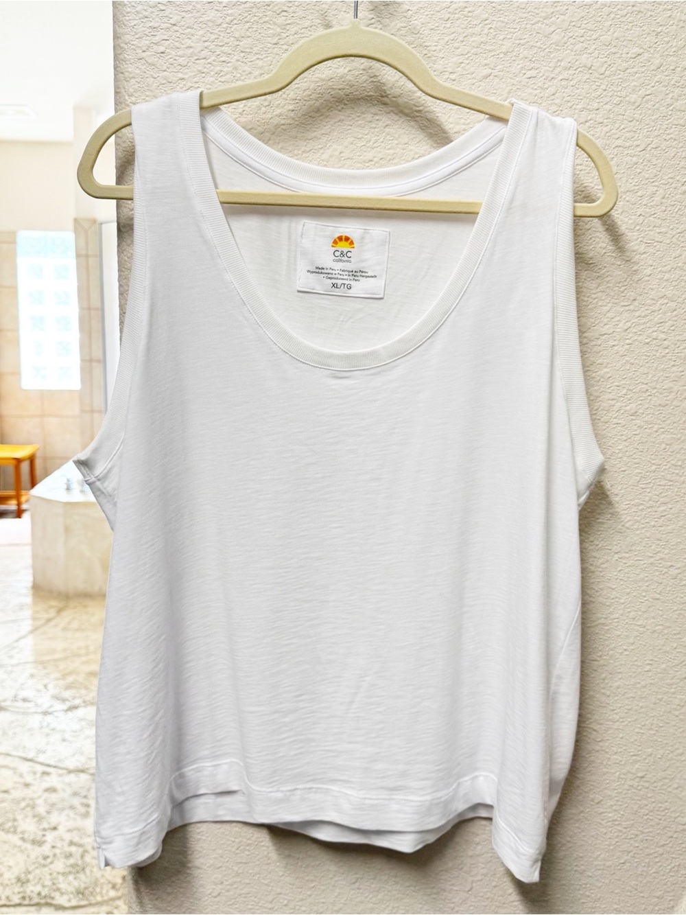NEW C&C California White Scoop Neck Tank Top XL NWOT